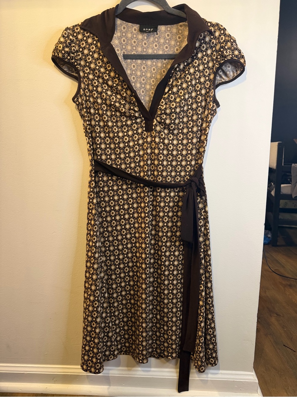 Snap Brown & Cream Geometric VNeck Cap Sleeve Midi Dress with tie waist